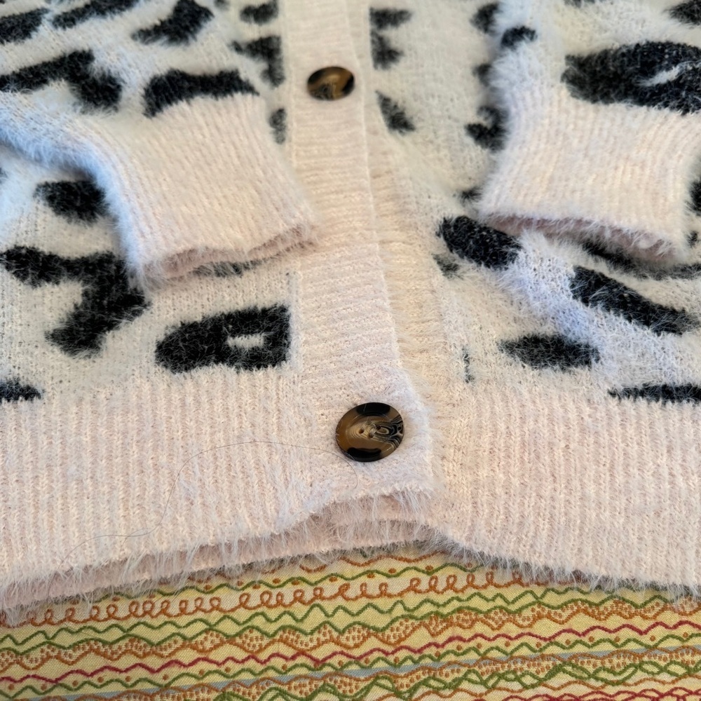 BTFBM Leopard Print V-Neck Cardigan Sweater 3 Buttons Size L Oversized - Picture 3 of 8